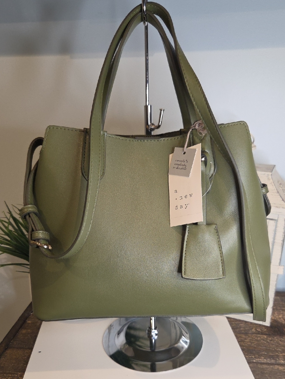 A New Day Green Convertible Bag - Picture 2 of 4